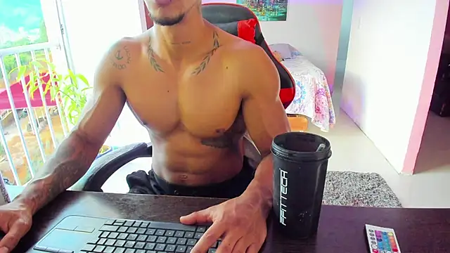 Snapshot of Adam_Valenciia chatting on September 13, 2025, 10:43 pm Adam Valenciia online show from September 13, 2025, 10:43 pm