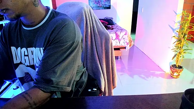 Snapshot of Adam_Valenciia chatting on November 5, 2025, 4:04 am Adam Valenciia online show from November 5, 2025, 4:04 am