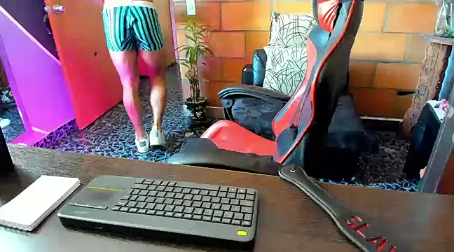 Snapshot of Adam_Valenciia chatting on February 17, 2025, 4:28 pm Adam Valenciia online show from February 17, 2025, 4:28 pm