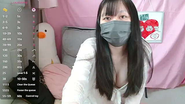 pipimi khaos online show from April 22, 2026, 3:46 am