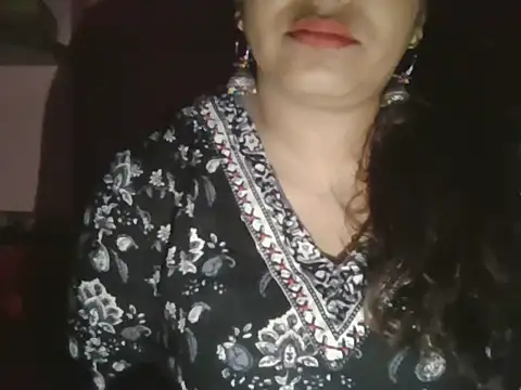 Hot-shanvi online show from April 23, 2026, 6:20 pm