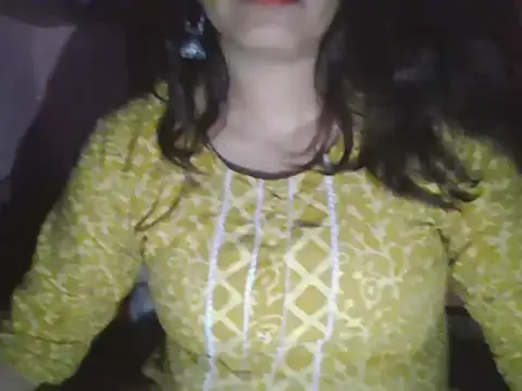 Hot-shanvi online show from April 18, 2026, 5:37 pm