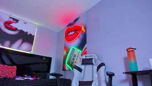 Snapshot of AlexaWatson_ chatting on February 10, 2025, 7:07 pm AlexaWatson online show from February 10, 2025, 7:07 pm