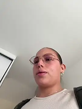 Snapshot of Anaruso chatting on January 2, 2025, 4:46 pm Anaruso online show from January 2, 2025, 4:46 pm
