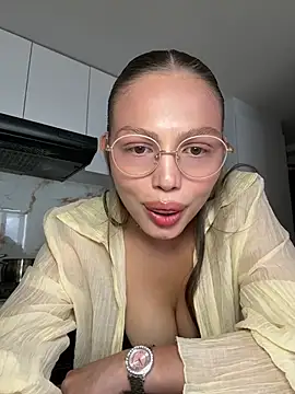 Snapshot of Anaruso chatting on March 21, 2025, 6:51 pm Anaruso online show from March 21, 2025, 6:51 pm