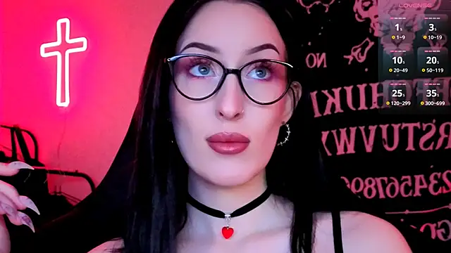 Snapshot of Miss_Alice__ chatting on April 2, 2026, 11:44 pm Miss Alice online show from April 2, 2026, 11:44 pm