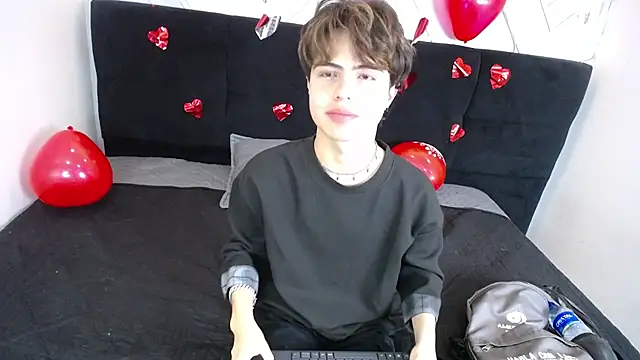 Snapshot of CollinStone chatting on February 17, 2025, 7:44 pm CollinStone online show from February 17, 2025, 7:44 pm