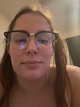Snapshot of Thickarella420 chatting on January 1, 2025, 4:07 am Thickarella420 online show from January 1, 2025, 4:07 am