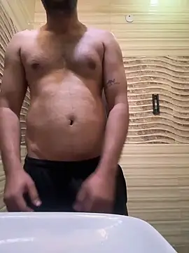 Snapshot of skyisthelimit12 chatting on February 6, 2026, 3:35 am skyisthelimit12 online show from February 6, 2026, 3:35 am