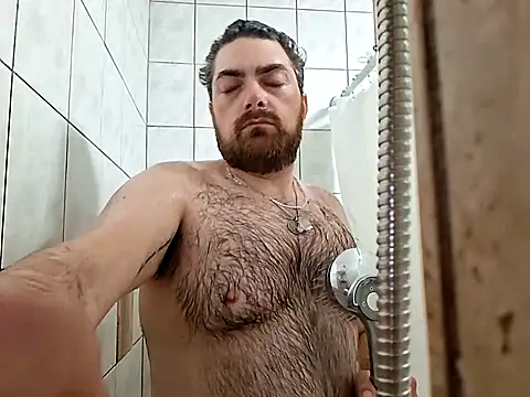 bearymikeyy online show from October 22, 2025, 2:38 pm