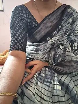 lovelygirl4567 online show from May 25, 2026, 5:40 am