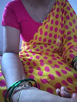 lovelygirl4567 online show from May 26, 2026, 7:06 am