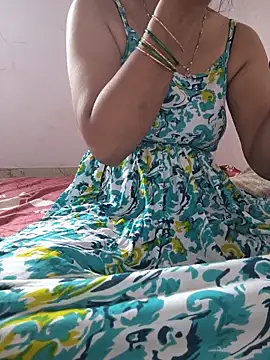 lovelygirl4567 online show from May 14, 2026, 6:10 am