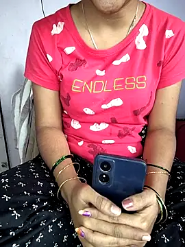 lovelygirl4567 online show from February 1, 2026, 10:57 am