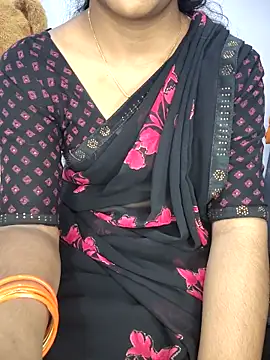 lovelygirl4567 online show from November 19, 2025, 5:24 pm