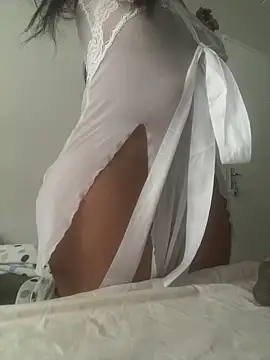 Snapshot of CurvyQueen19 chatting on March 3, 2025, 8:08 am CurvyQueen19 online show from March 3, 2025, 8:08 am
