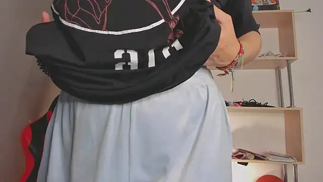  lisacute online show from January 3, 2025, 12:07 pm