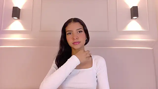 Snapshot of NaomiKlarc chatting on January 4, 2025, 1:31 pm NaomiKlarc online show from January 4, 2025, 1:31 pm