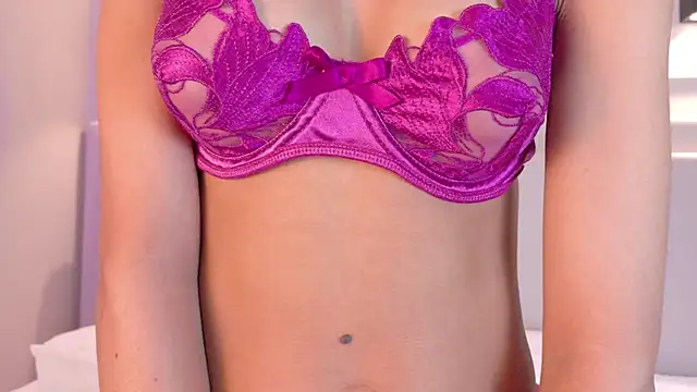 Snapshot of NaomiKlarc chatting on January 6, 2025, 12:46 pm NaomiKlarc online show from January 6, 2025, 12:46 pm