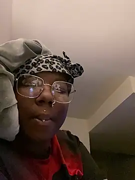 Snapshot of DamnBubbles chatting on February 11, 2025, 3:50 am DamnBubbles online show from February 11, 2025, 3:50 am