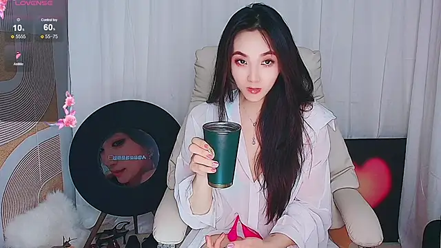 xiaotiantian-76 online show from October 27, 2025, 3:02 pm