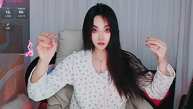 xiaotiantian-76 online show from October 27, 2025, 2:56 am