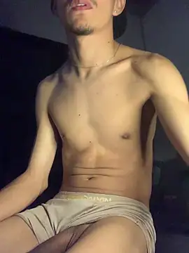 gabrielzinnnn085 online show from May 14, 2026, 9:34 pm