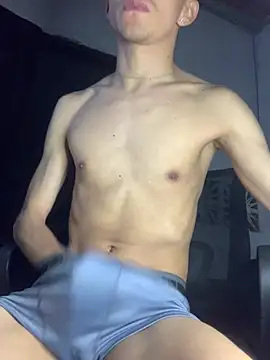 gabrielzinnnn085 online show from March 5, 2026, 3:47 am