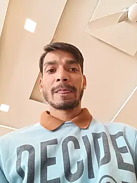 Snapshot of Tarun_0026 chatting on February 19, 2026, 10:01 am Tarun 0026 online show from February 19, 2026, 10:01 am