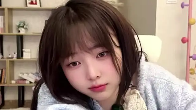 Snapshot of Chenjing0 chatting on May 15, 2026, 12:14 pm Chenjing0 online show from May 15, 2026, 12:14 pm