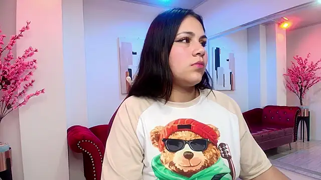 Snapshot of Katiie_amber chatting on January 7, 2025, 7:17 pm Katiie amber online show from January 7, 2025, 7:17 pm