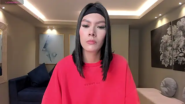 NiaSalvatore online show from October 10, 2025, 6:53 pm