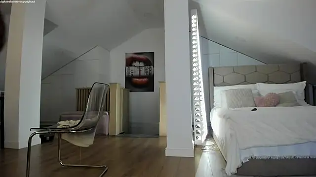 Yourhotqueeen online show from October 13, 2025, 9:38 pm