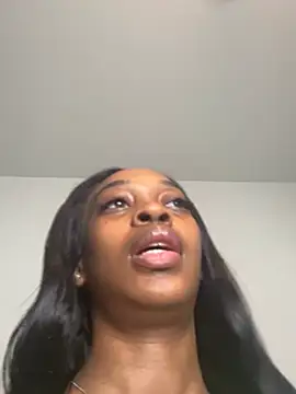 Snapshot of PrettypetitePrincess chatting on January 29, 2025, 4:47 am PrettypetitePrincess online show from January 29, 2025, 4:47 am