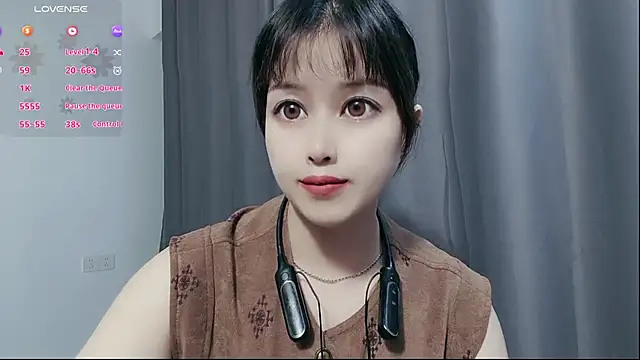 Lucky-xiuxiu online show from October 18, 2025, 2:41 pm