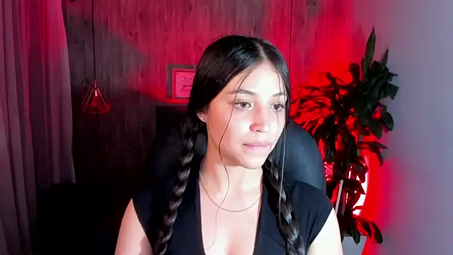 Snapshot of Brittany__18 chatting on January 12, 2025, 12:49 am Brittany 18 online show from January 12, 2025, 12:49 am