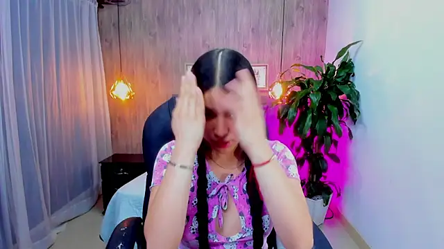 Snapshot of Brittany__18 chatting on February 6, 2025, 1:49 am Brittany 18 online show from February 6, 2025, 1:49 am