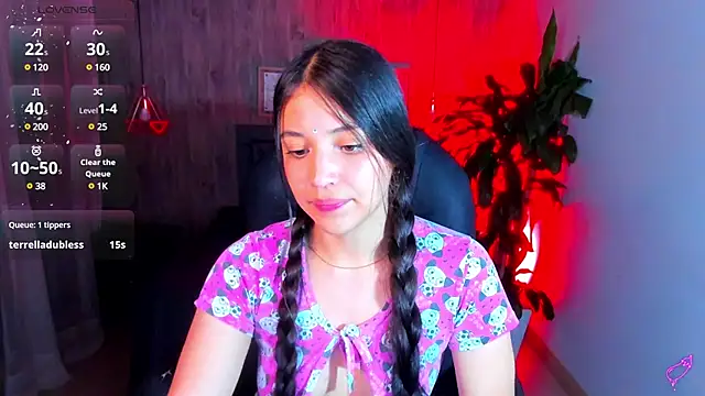 Snapshot of Brittany__18 chatting on January 5, 2025, 10:50 pm Brittany 18 online show from January 5, 2025, 10:50 pm