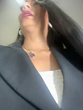 BELLA--26 online show from November 28, 2025, 1:44 pm