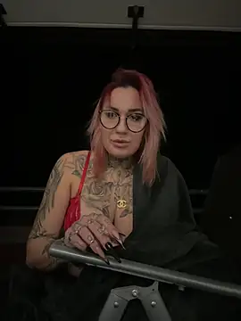 Mia-Fuchs online show from February 6, 2025, 10:43 pm