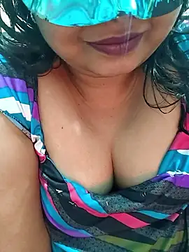 Snapshot of _MilkyBar chatting on January 6, 2026, 4:11 pm MilkyBar online show from January 6, 2026, 4:11 pm