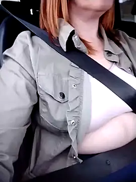 Snapshot of JinjaJess chatting on February 16, 2025, 4:32 pm JinjaJess online show from February 16, 2025, 4:32 pm