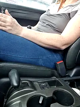 Snapshot of JinjaJess chatting on February 3, 2025, 10:03 am JinjaJess online show from February 3, 2025, 10:03 am