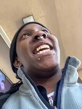 Snapshot of Yoshibaby2670 chatting on February 25, 2025, 7:06 pm Yoshibaby2670 online show from February 25, 2025, 7:06 pm