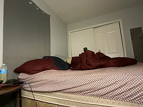 Snapshot of Yoshibaby2670 chatting on March 12, 2025, 11:54 am Yoshibaby2670 online show from March 12, 2025, 11:54 am