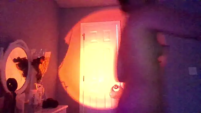 Snapshot of lunalustycumslut chatting on January 6, 2025, 12:35 pm lunalustycumslut online show from January 6, 2025, 12:35 pm