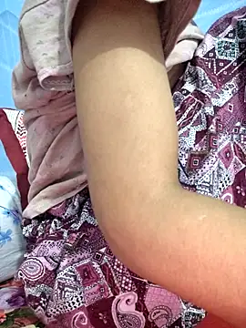 Snapshot of 124pakhi chatting on October 25, 2025, 5:24 pm 124pakhi online show from October 25, 2025, 5:24 pm