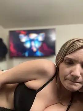 Snapshot of Kitty_DaCocks chatting on March 20, 2026, 10:11 pm Kitty DaCocks online show from March 20, 2026, 10:11 pm