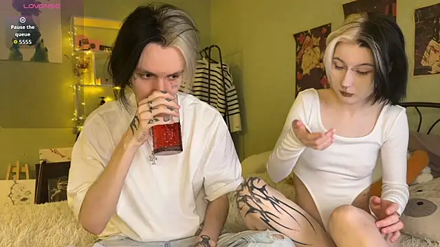 Snapshot of VeryRare_TwinS chatting on October 2, 2025, 9:40 pm VeryRare TwinS online show from October 2, 2025, 9:40 pm