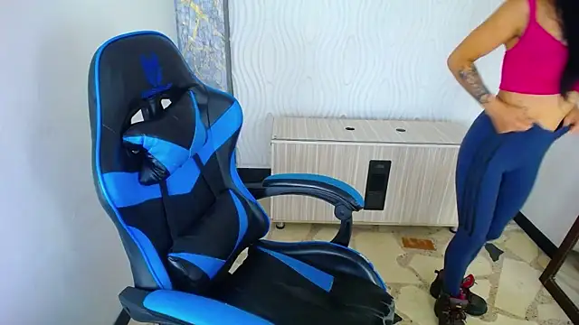 Anniee x online show from September 23, 2025, 1:18 pm